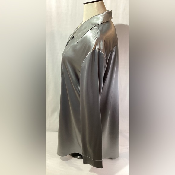 Chico’s Woman’s Sleeping Shirt Size 3 ( L-XL) Color Silver Buttons Long Sleeves - Picture 3 of 9